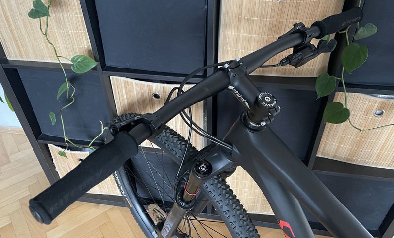 Specialized Epic HT carbon 11m / vel.S / Shimano XT Deore 1x12