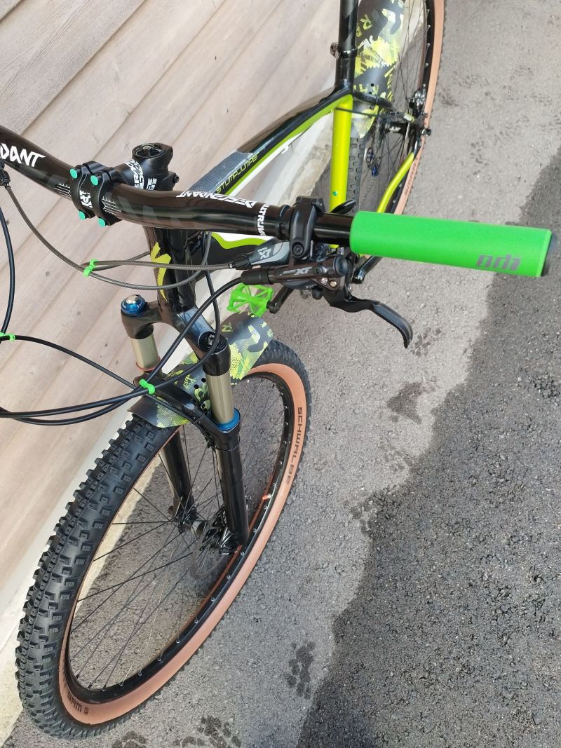 Specialized Stumpjumper velikost L-29kola