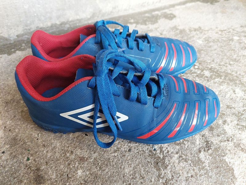 Kopačky Umbro vel. 36 - turfy