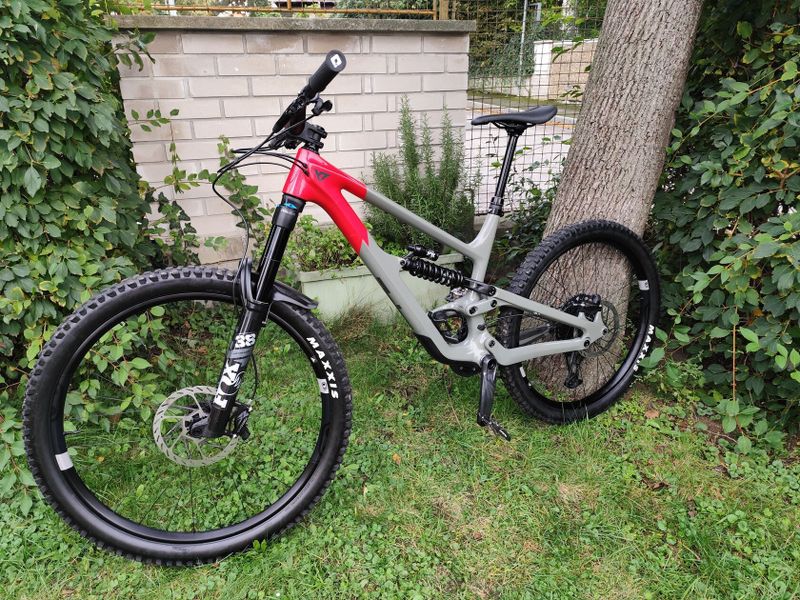 YT Capra Uncaged 10 MX 29/27,5