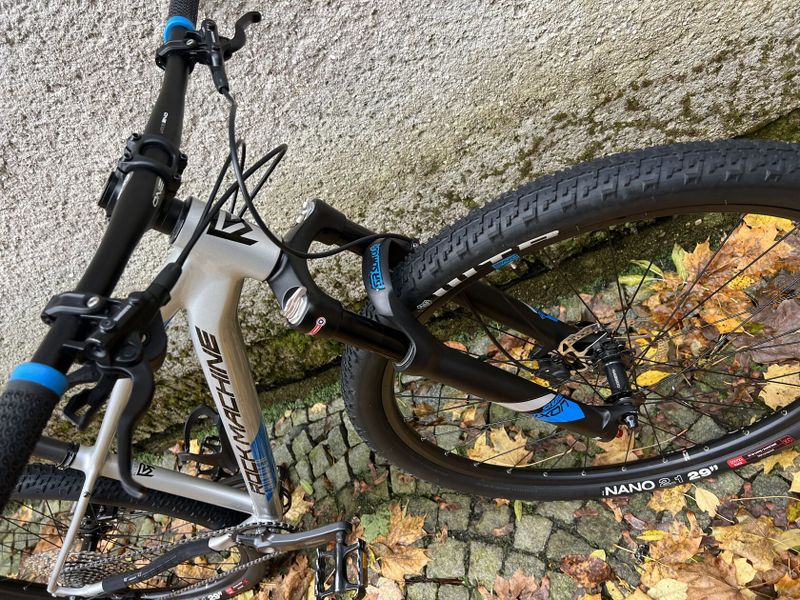 Rock Machine Thunder 29 HD Ltd 2022 – dětská 29er s juniorskou trailovou geometrií pro 145 – 165 cm