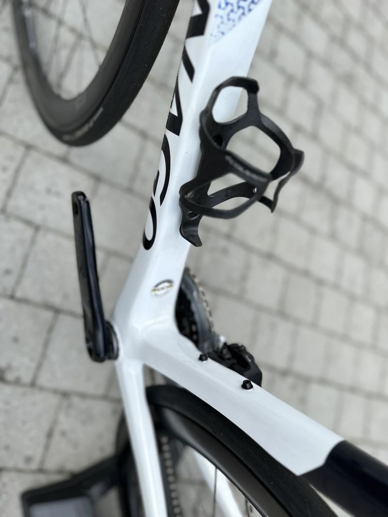 COLNAGO V3 Disc ss karbonovými koly