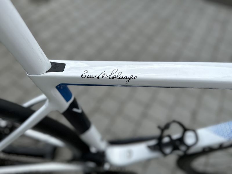 COLNAGO V3 Disc ss karbonovými koly