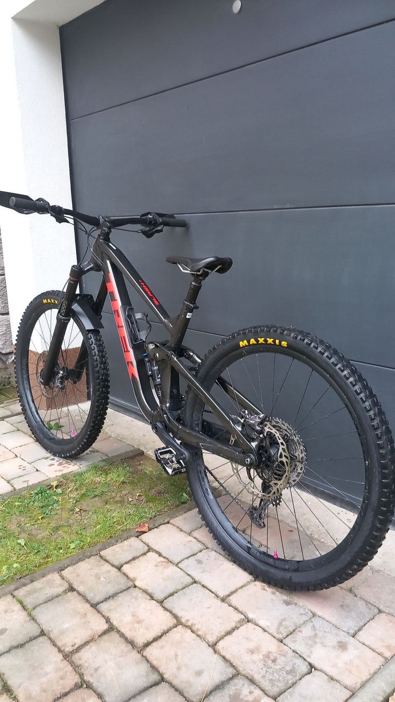 Trek Slash 2022 M/L