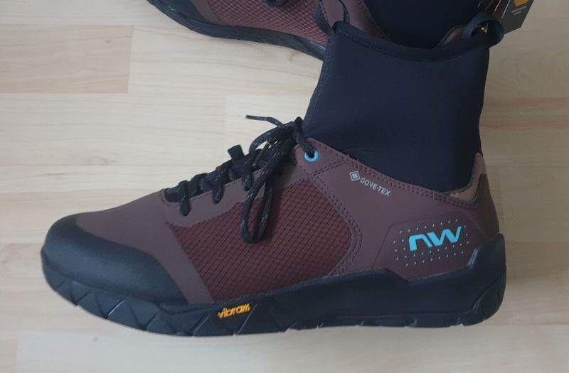 Zimní Tretry Northwave Multicross Mid Gtx