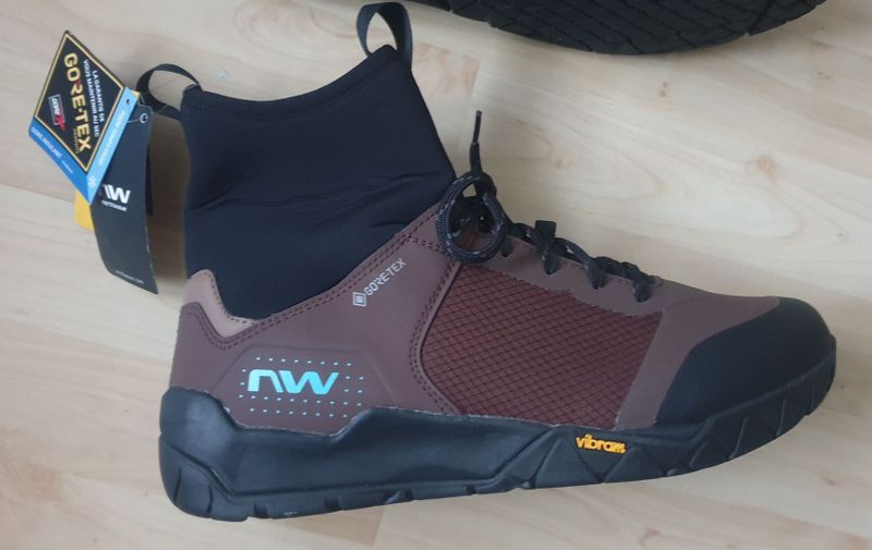 Zimní Tretry Northwave Multicross Mid Gtx