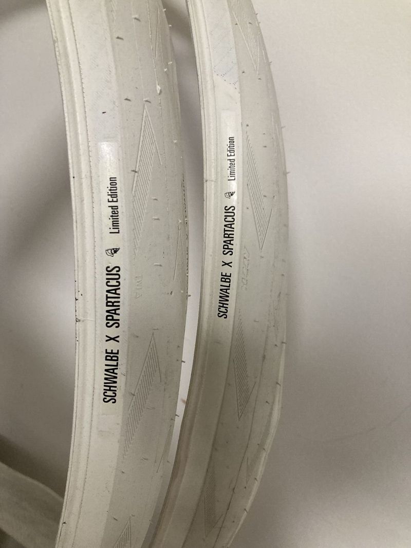 2x Plášť Schwalbe Pro One x Spartacus Super Race V-Guard TLE 28mm