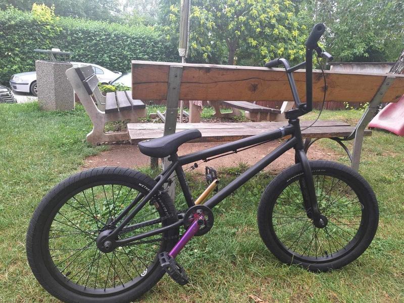 Prodám BMX kolo Wethepeople 2024 Reason Matt Black