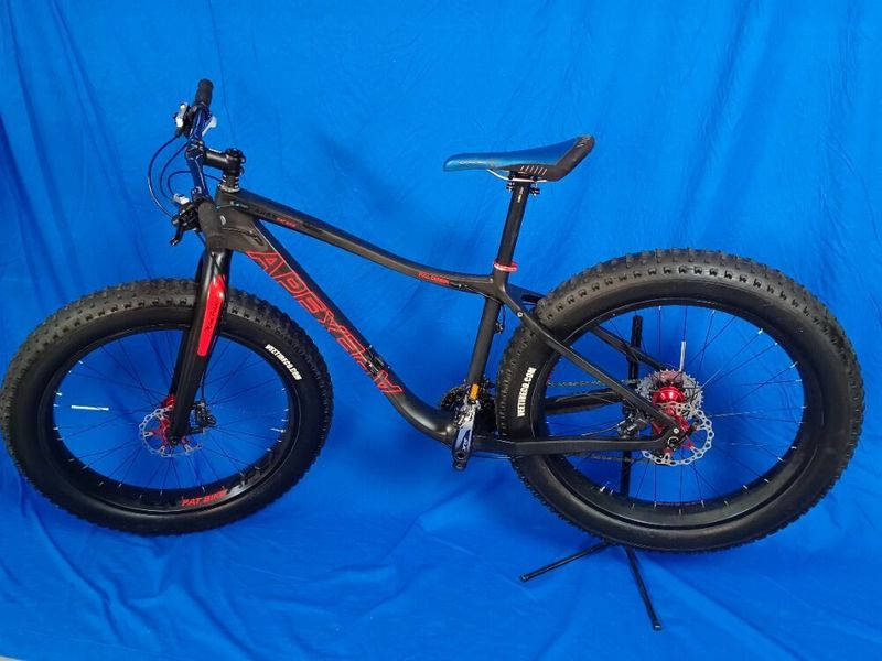 FATBIKE FULL CARBON