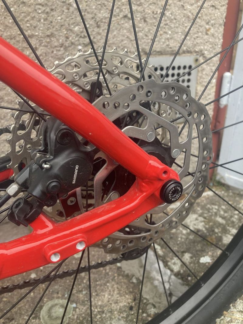 Trek Procaliber 6 Viper Red/ L, 2024 + doplnky