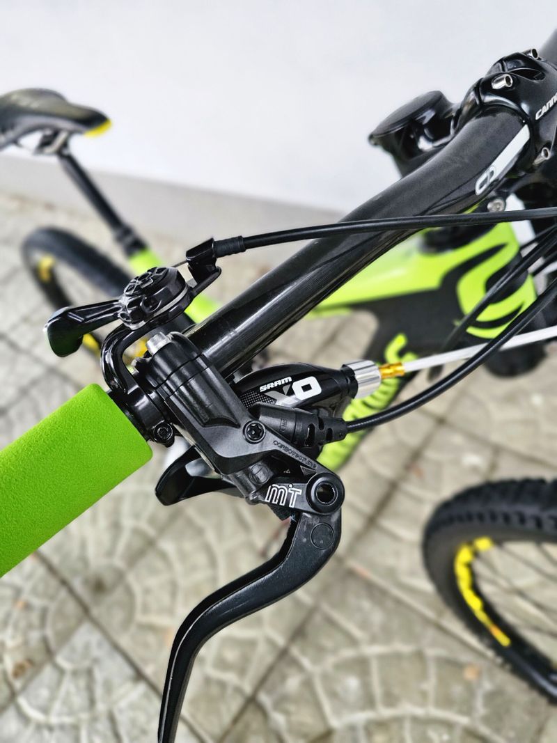 Horské kolo Cannondale Trigger Team Hi-Mod Carbon 27.5″