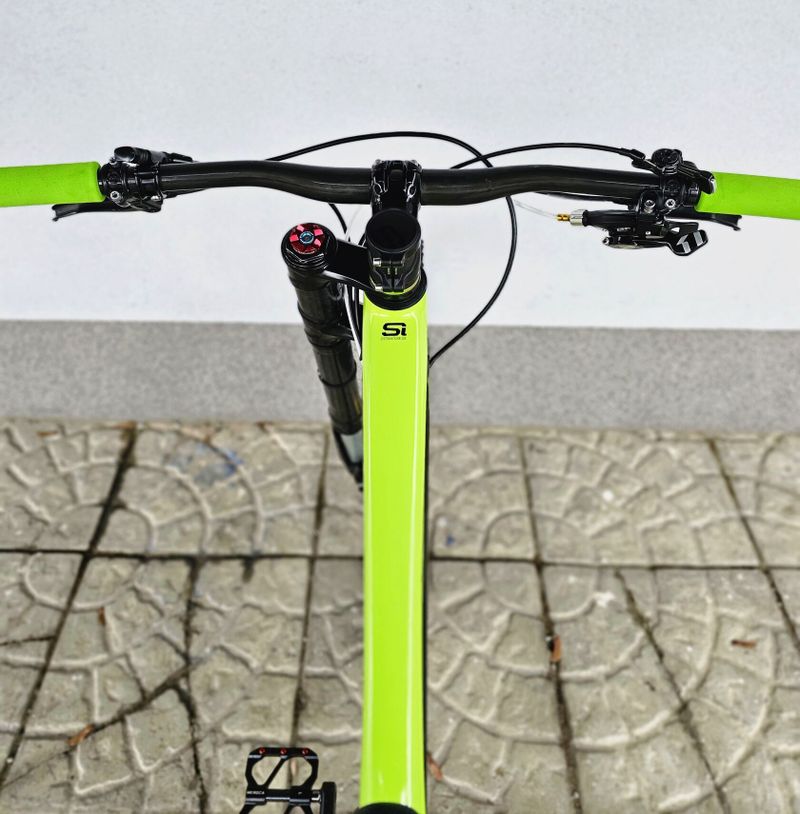 Horské kolo Cannondale Trigger Team Hi-Mod Carbon 27.5″