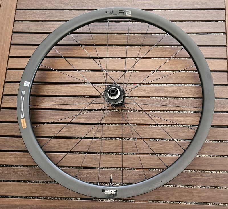 AKCE PROSINEC: GIANT SLR-2 36 Carbon Disc Hookless - kvalitní kola pro kotoučové brzdy - NOVÁ