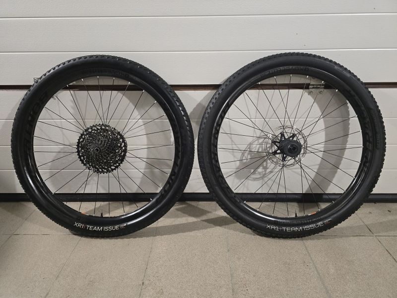 Bontrager Kovee Elite30, sada karbónových kolies