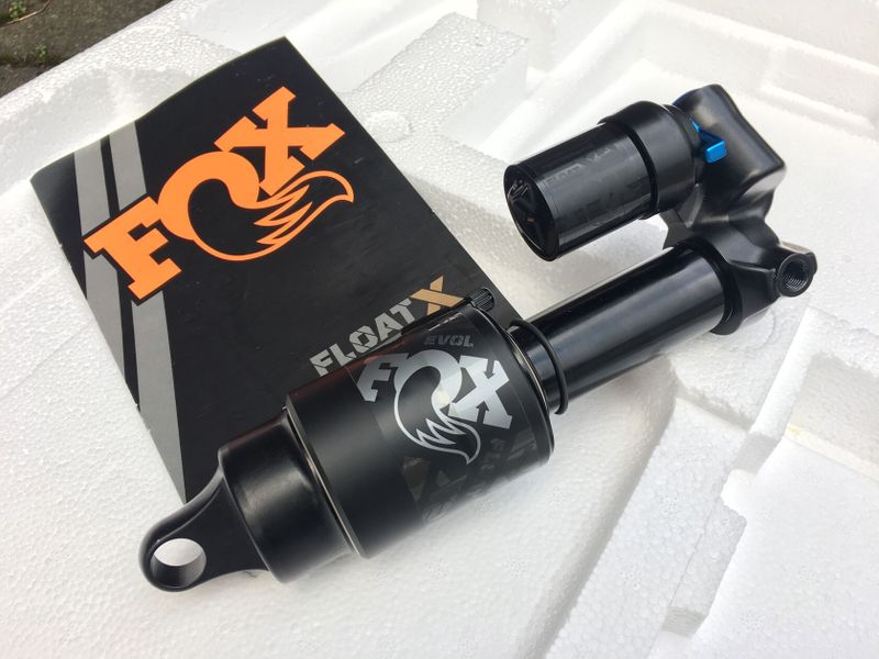 Fox Float X2 Performance 205x60 - nový!