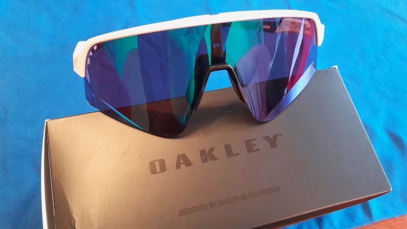 Oakley sutro lite sweep