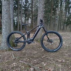 Karbonový e-bike Trek Powerfly LT 9.7 Plus 