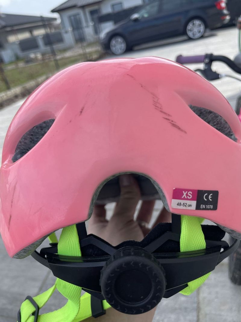Prodám dětské kolo s dětskou helmou