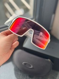 Sluneční brýle Oakley Sutro