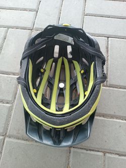 Cyklistická helma SPECIALIZED