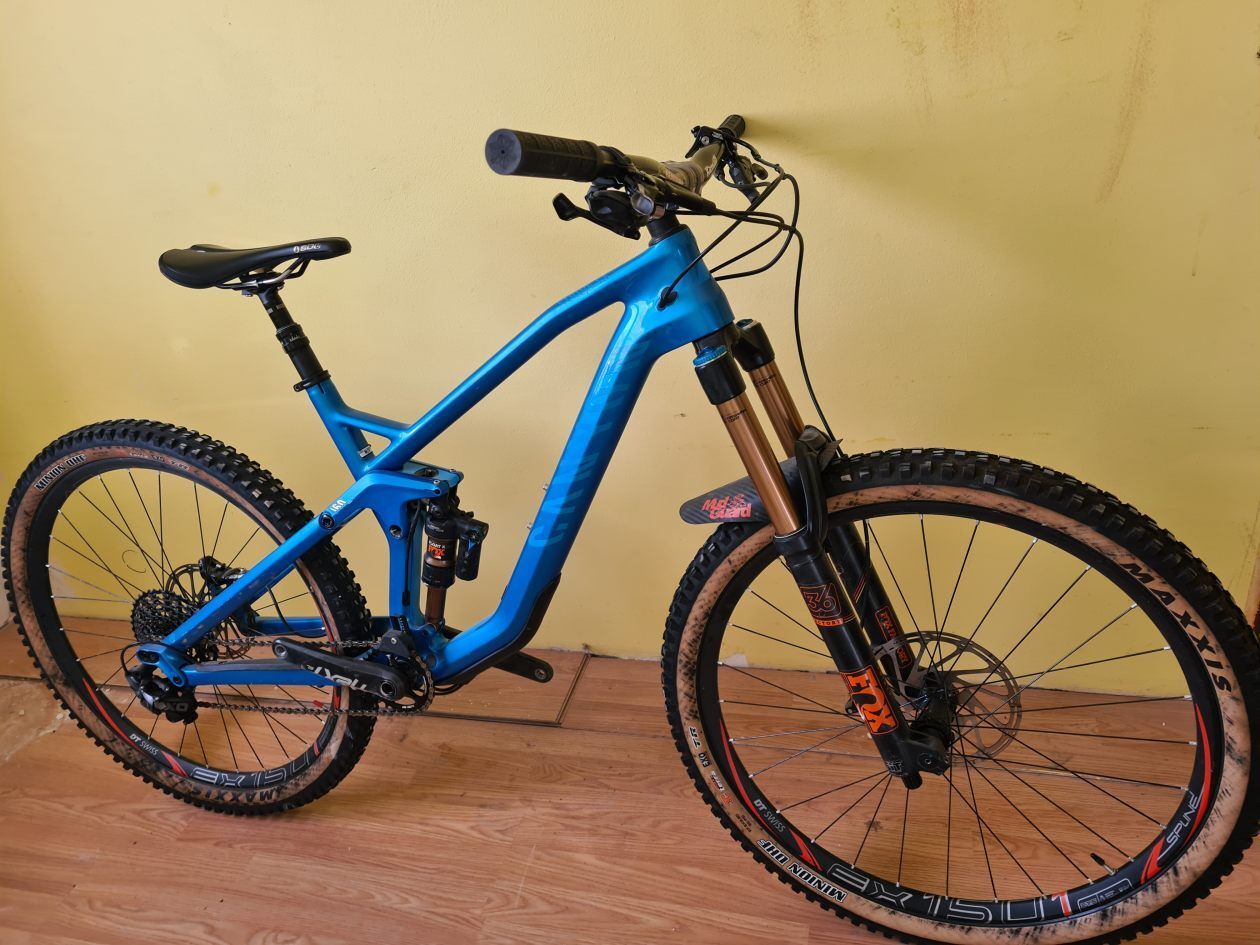 Canyon Strive CF Carbon 27.5