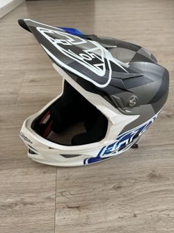 TLD karbonová helma velikost X-Large