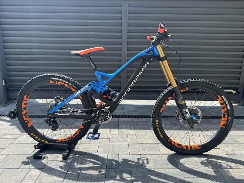 Mondraker SUMMUM ProTeam Carbon