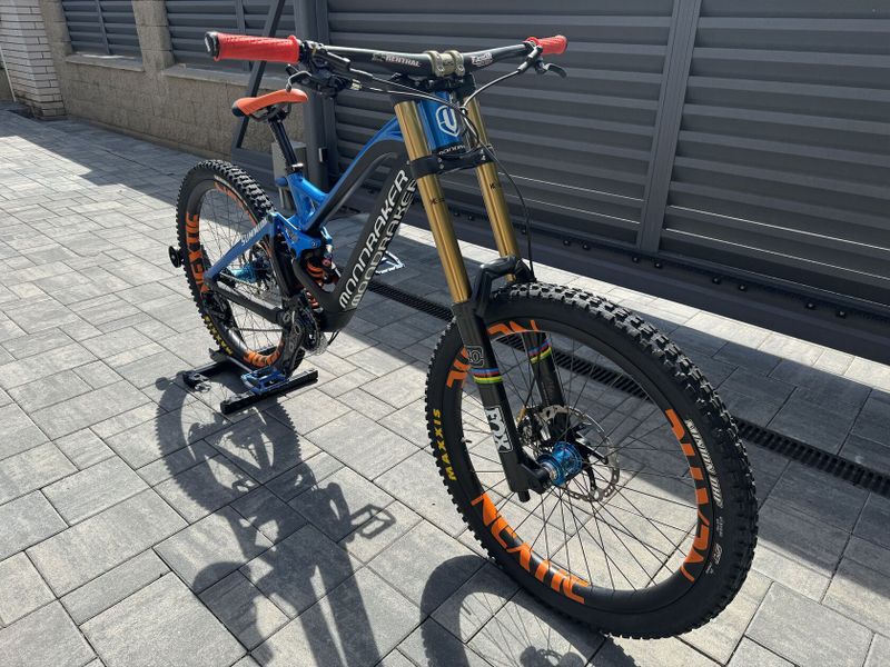 Mondraker SUMMUM ProTeam Carbon