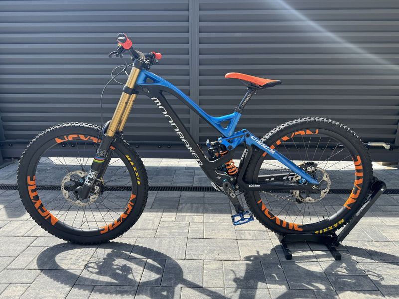 Mondraker SUMMUM ProTeam Carbon