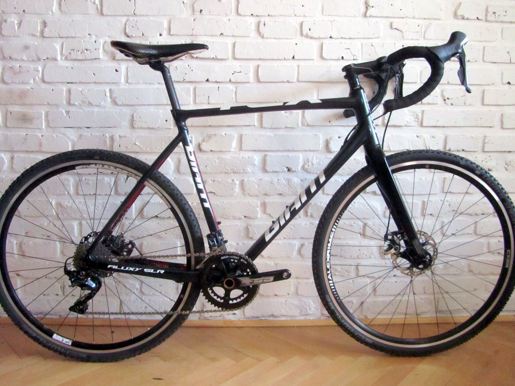 GIANT TCX na Shimano ULTEGRA/105, vel L. Super stav