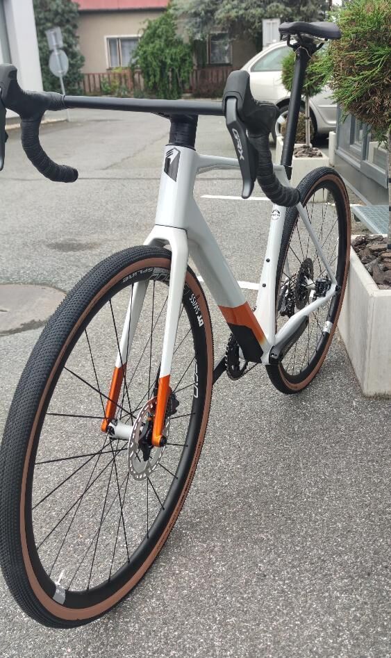 Prodám gravel značky SUPERIOR X-ROAD Team Issue Di2 GR Gloss Grey, L . 56 cm 