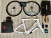 Pinarello Dogma F Disc 2024 + Super Record EPS (NOVÉ, vel. 530)