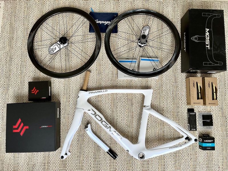 Pinarello Dogma F Disc 2024 + SRAM Red AXS (NOVÉ, vel. 530, 550)