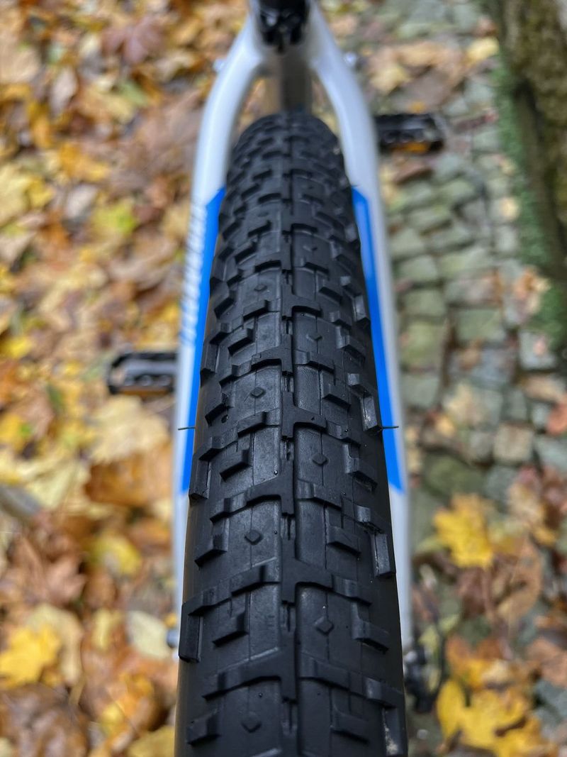 Rock Machine Thunder 29 HD Ltd 2022 – dětská 29er s juniorskou trailovou geometrií pro 145 – 165 cm