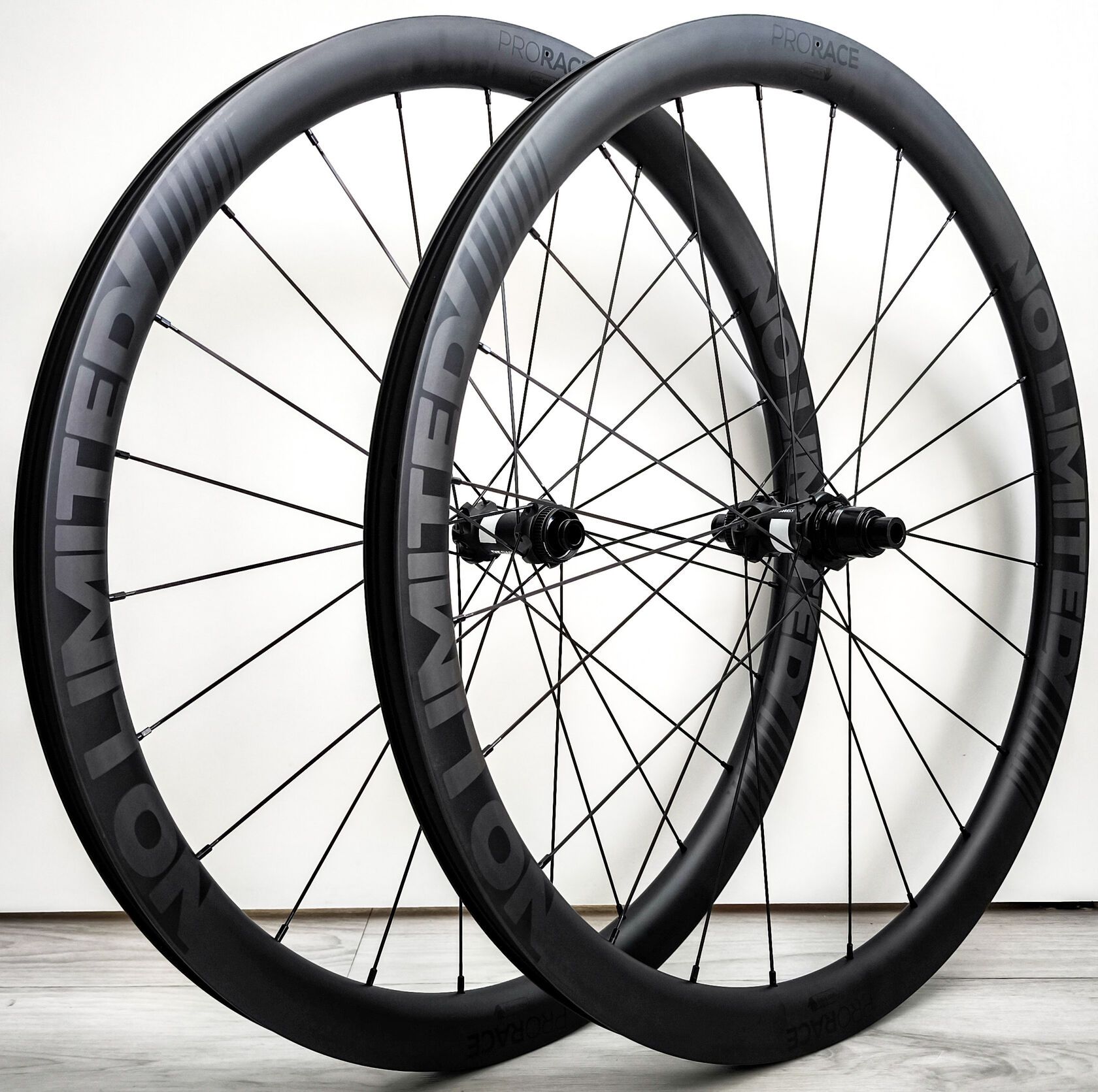 NoLimited Gravel 40 Disc clincher nové