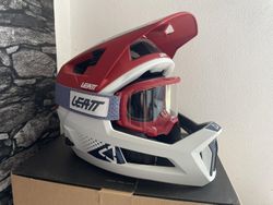 MTB helma LEATT MTB 4.0 Enduro V21.1 Chilli 2022