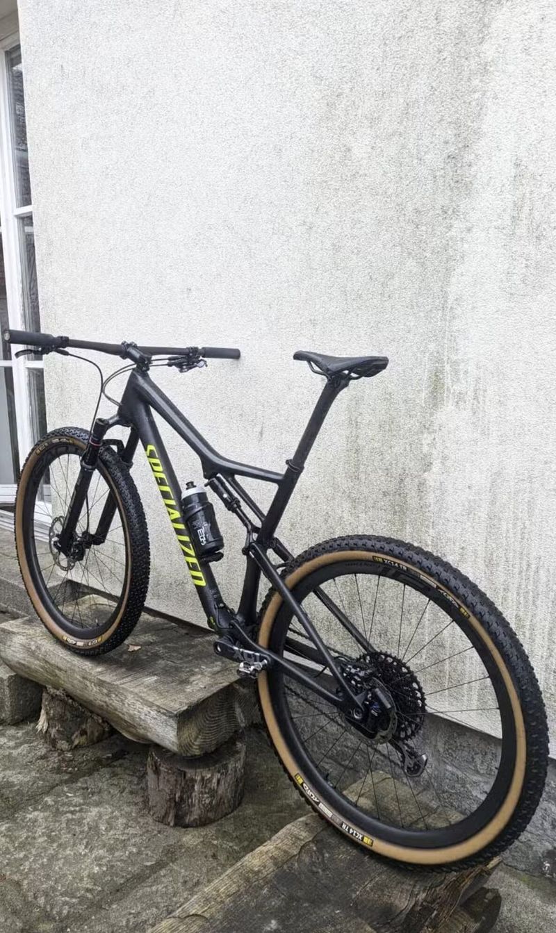 Specialized Epic Expert vše v karbonu SLEVA