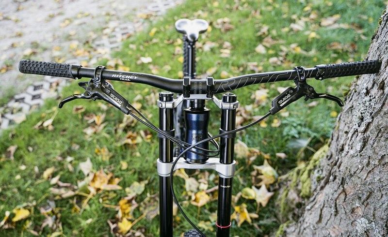 Celoodpružené DH kolo NSbikes Fuzz 29 2, L