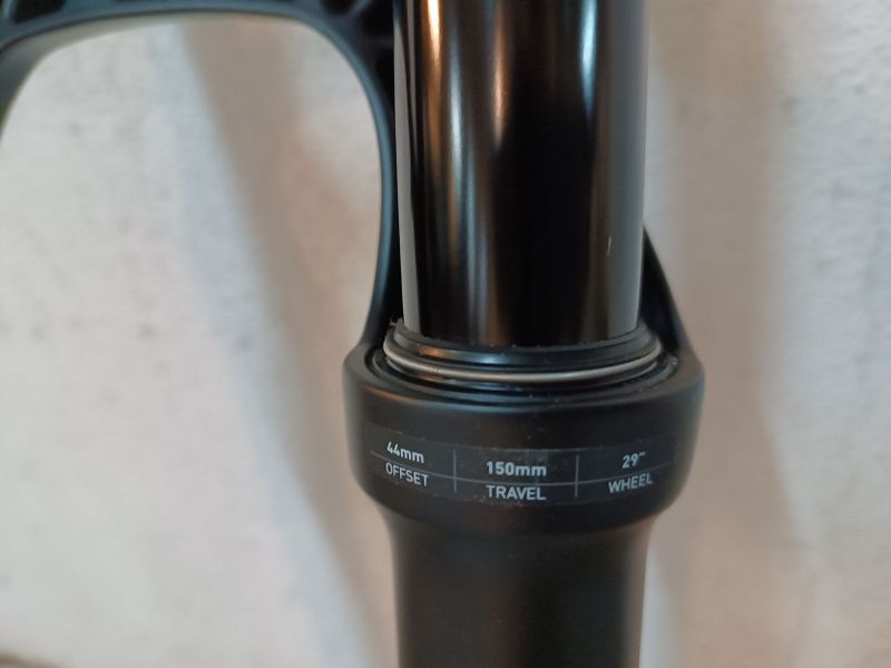 Odpružená vidlice Rock Shox 35 Gold, 29