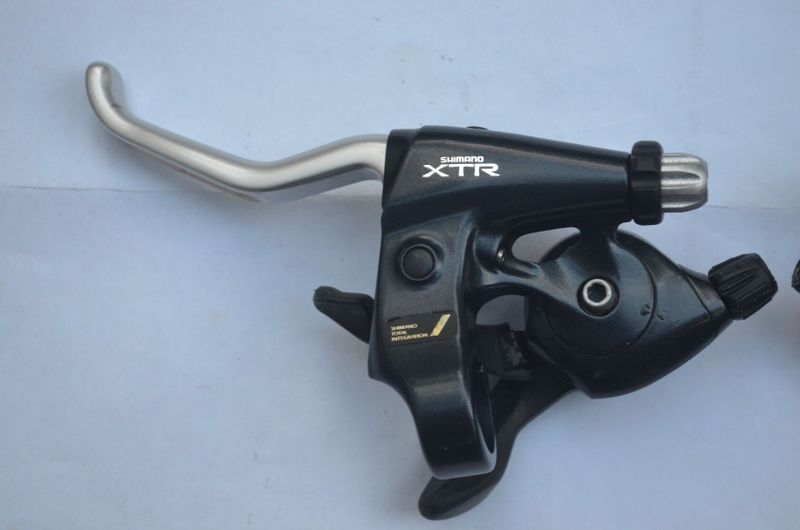 kultovní 3x8 SHIMANO XTR brzdové-řadící páky ST-M900 z 1992-1994