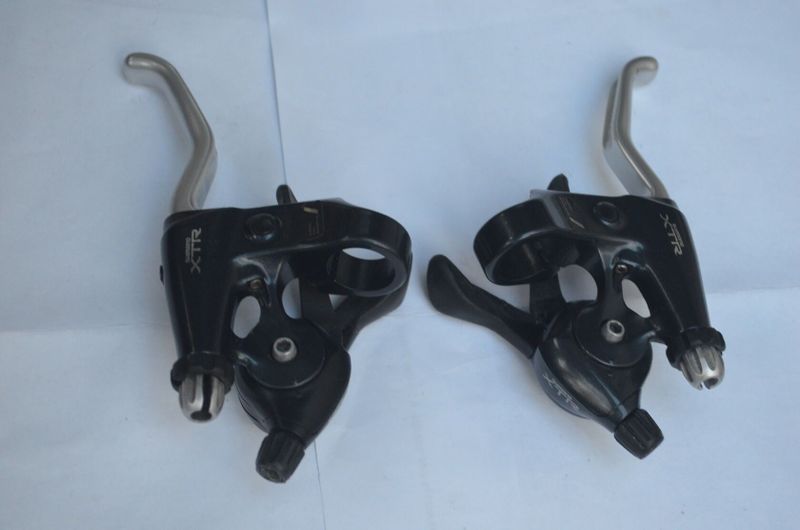 kultovní 3x8 SHIMANO XTR brzdové-řadící páky ST-M900 z 1992-1994