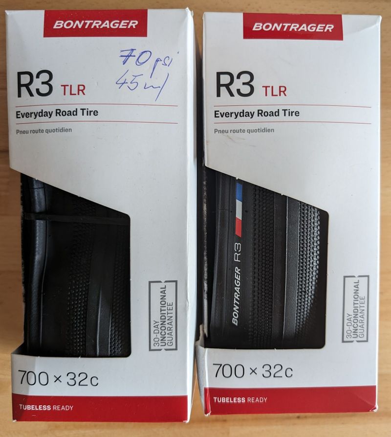 SILNIČNÍ PLÁŠTĚ BONTRAGER R3 HARD-CASE LITE TLR 700 x 32C