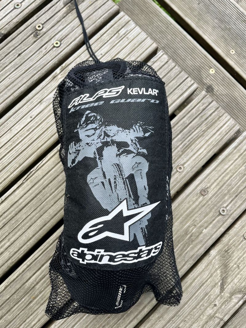 Chrániče kolen Alpinestars