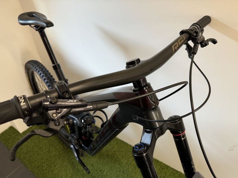 Trek Slash 9.9 X0 AXS T-Type - M/L - Gen 5 