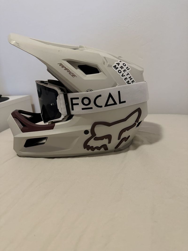 Helma fox rampage s brýlemi focal elite X