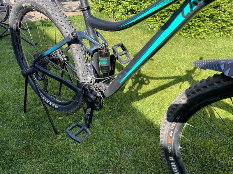 MTB kolo - GIANT Liv Embolden 27,5" 2 2019 - black/green