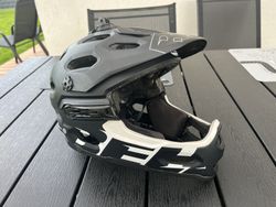 Cyklistická helma Bell Super 3R MIPS
