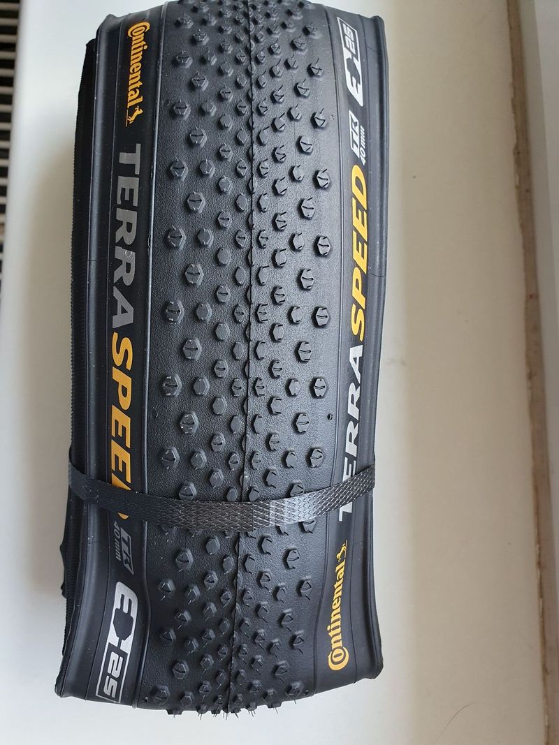 Continental Terra Speed ProTection 40-622 (700x40) TLR gravel plášť