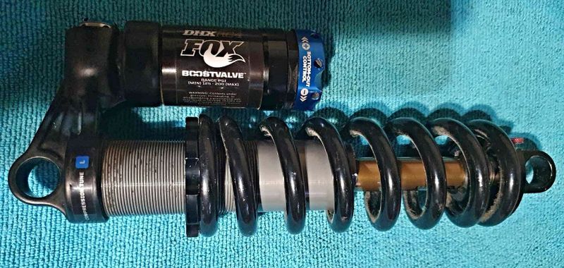 ZADNÍ TLUMIC FOX DHX RC4,KASHIMA,ROZTEC 220MM,ZDVIH 50MM/55MM/,PO SERVISE,