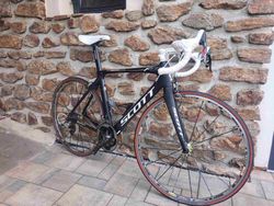 Scott Foil 20, komplet SRAM RED, kola R-SYS SSC